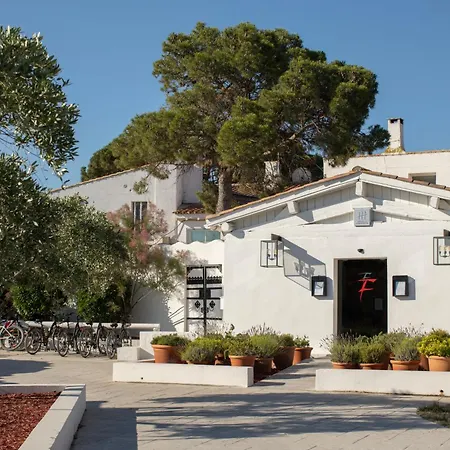 Otel Mas De La Fouque - &